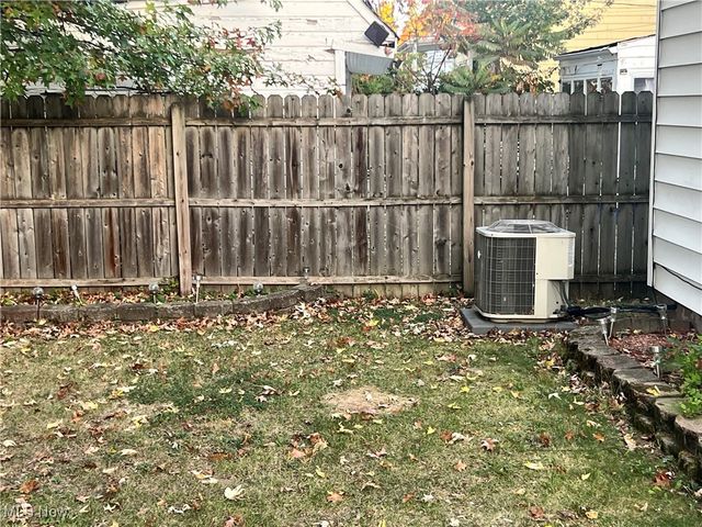 15903 Stockbridge Avenue, Cleveland, OH 44128