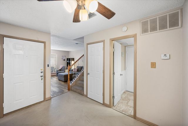 1420 Meadowood Village, Fort Worth, TX 76120