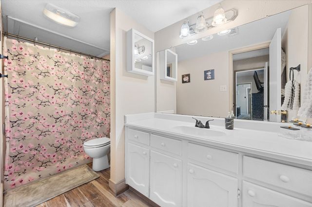 1420 Meadowood Village, Fort Worth, TX 76120