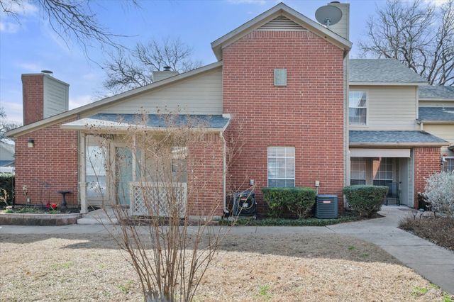 1420 Meadowood Village, Fort Worth, TX 76120