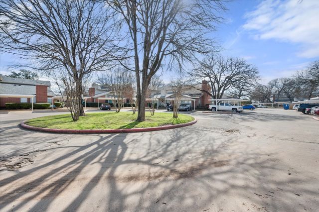 1420 Meadowood Village, Fort Worth, TX 76120