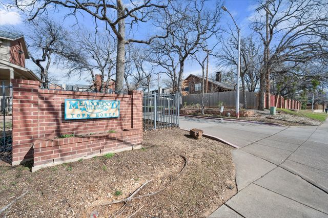 1420 Meadowood Village, Fort Worth, TX 76120