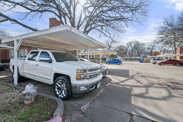 1420 Meadowood Village, Fort Worth, TX 76120