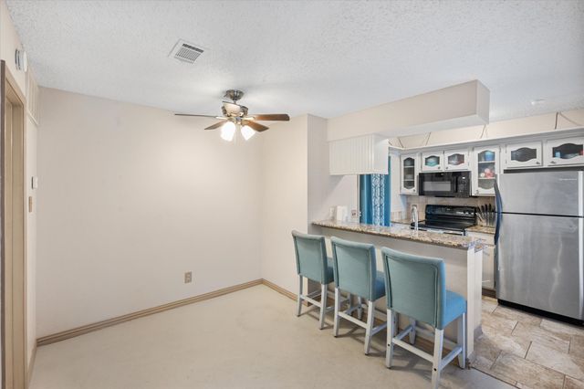 1420 Meadowood Village, Fort Worth, TX 76120