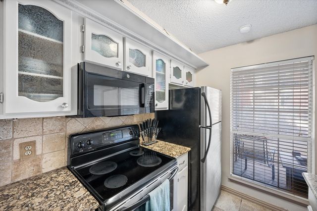 1420 Meadowood Village, Fort Worth, TX 76120