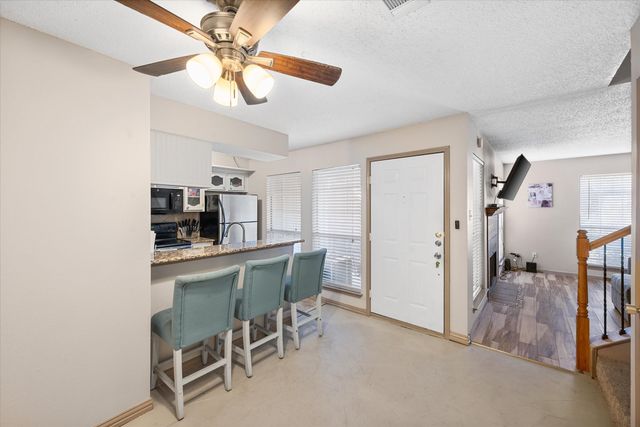 1420 Meadowood Village, Fort Worth, TX 76120
