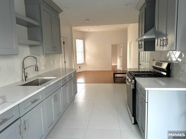 143 W 2nd Street 1, Clifton, NJ 07011