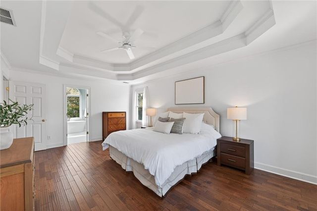 555 Hembree Grove Ovrlk, Roswell, GA 30076