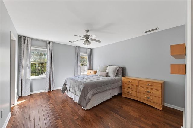 555 Hembree Grove Ovrlk, Roswell, GA 30076