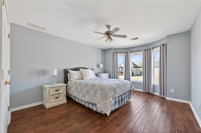 555 Hembree Grove Ovrlk, Roswell, GA 30076