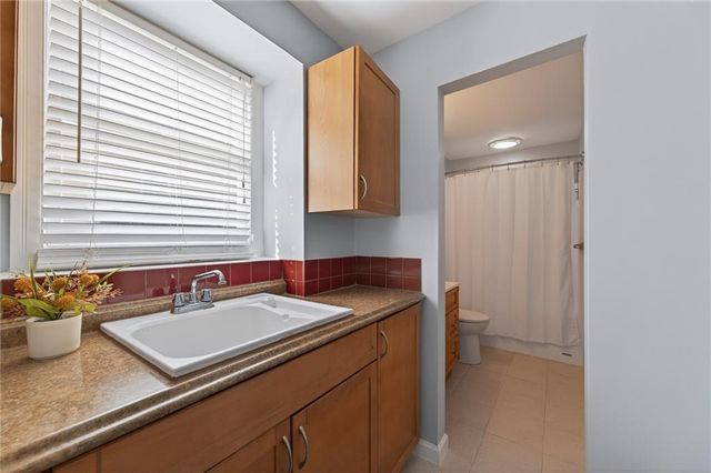 555 Hembree Grove Ovrlk, Roswell, GA 30076