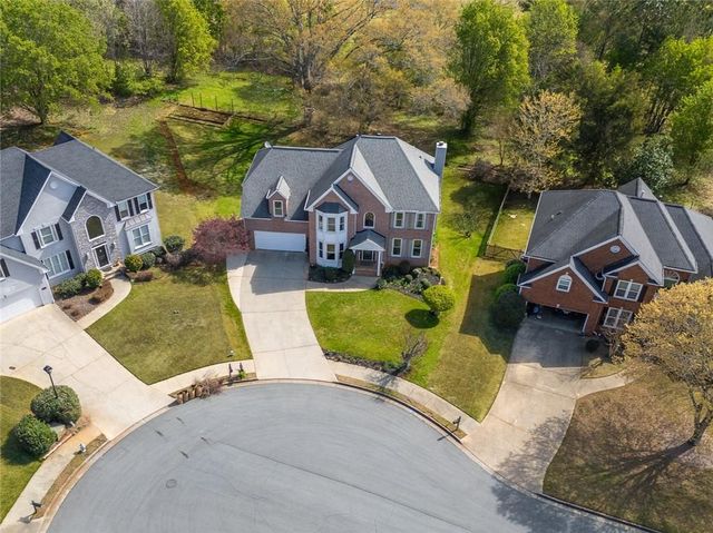 555 Hembree Grove Ovrlk, Roswell, GA 30076