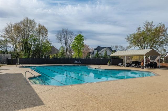 555 Hembree Grove Ovrlk, Roswell, GA 30076