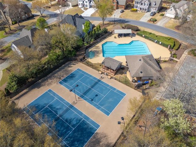 555 Hembree Grove Ovrlk, Roswell, GA 30076