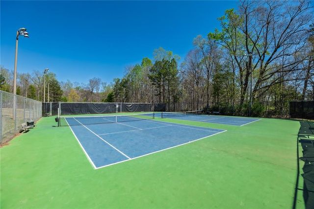 555 Hembree Grove Ovrlk, Roswell, GA 30076