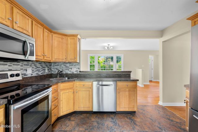 14 Wheeler Drive, Glenville, NY 12019