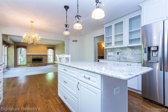 7250 Aaronway Drive, West Bloomfield, MI 48324