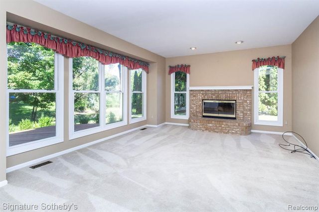 7250 Aaronway Drive, West Bloomfield, MI 48324