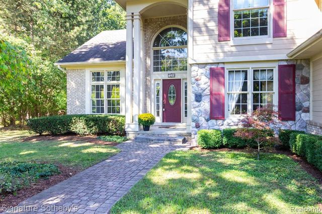 7250 Aaronway Drive, West Bloomfield, MI 48324