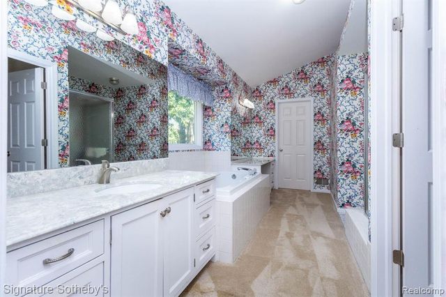 7250 Aaronway Drive, West Bloomfield, MI 48324