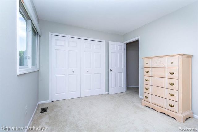 7250 Aaronway Drive, West Bloomfield, MI 48324