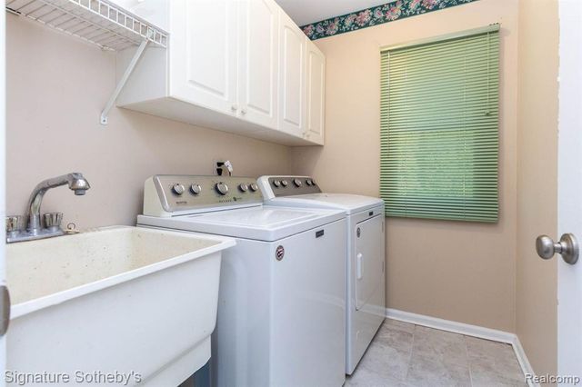 7250 Aaronway Drive, West Bloomfield, MI 48324