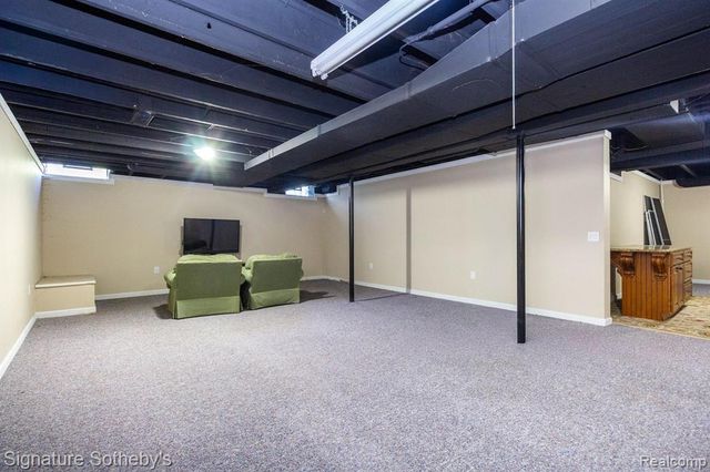 7250 Aaronway Drive, West Bloomfield, MI 48324