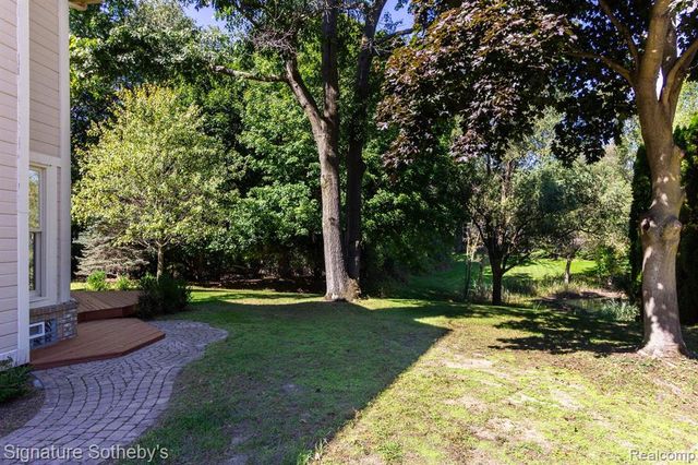 7250 Aaronway Drive, West Bloomfield, MI 48324