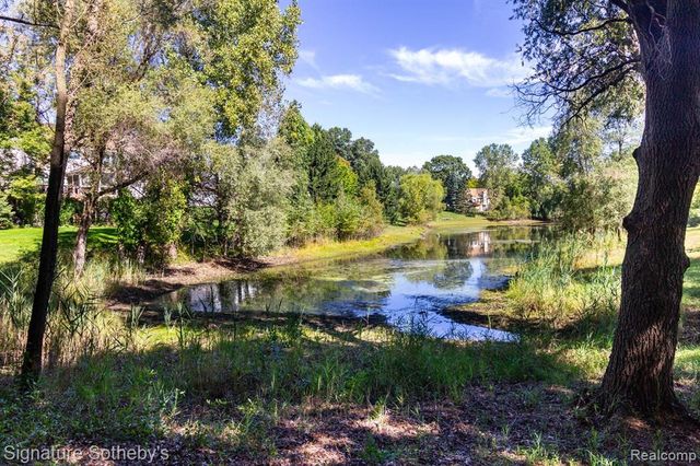 7250 Aaronway Drive, West Bloomfield, MI 48324