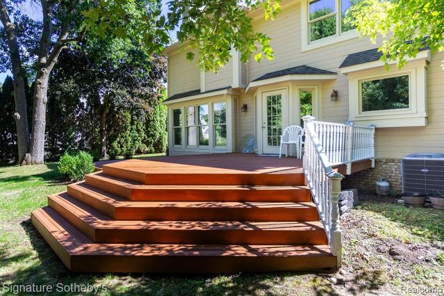 7250 Aaronway Drive, West Bloomfield, MI 48324