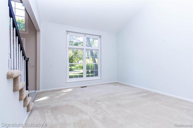 7250 Aaronway Drive, West Bloomfield, MI 48324