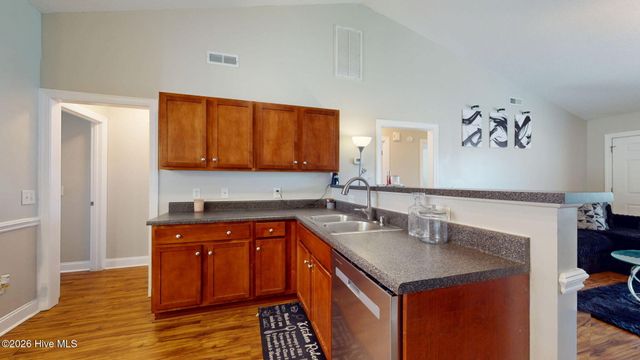 2564 Saddleback Drive B, Winterville, NC 28590