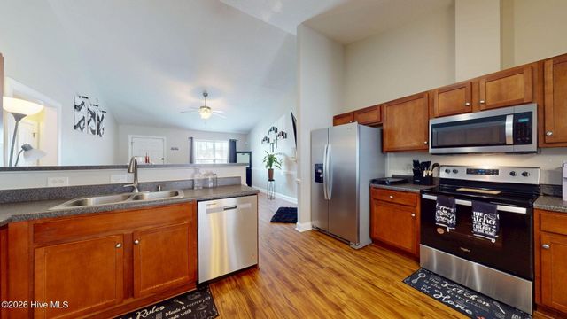 2564 Saddleback Drive B, Winterville, NC 28590