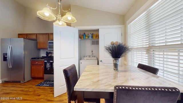 2564 Saddleback Drive B, Winterville, NC 28590