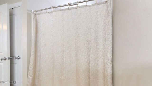 2564 Saddleback Drive B, Winterville, NC 28590