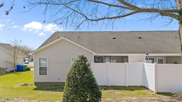 2564 Saddleback Drive B, Winterville, NC 28590