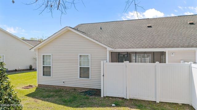 2564 Saddleback Drive B, Winterville, NC 28590