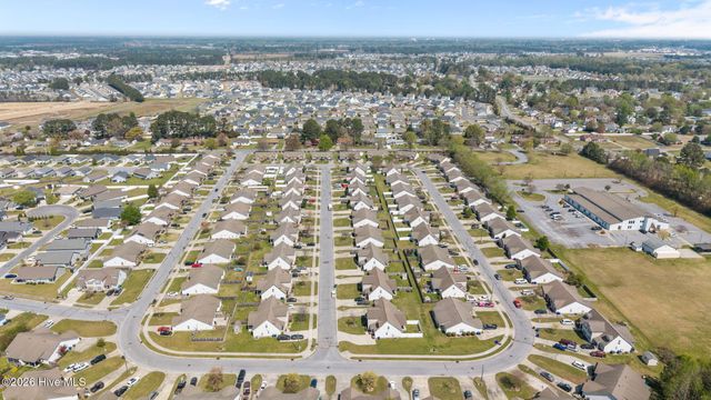 2564 Saddleback Drive B, Winterville, NC 28590