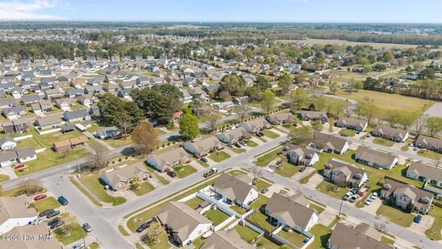 2564 Saddleback Drive B, Winterville, NC 28590