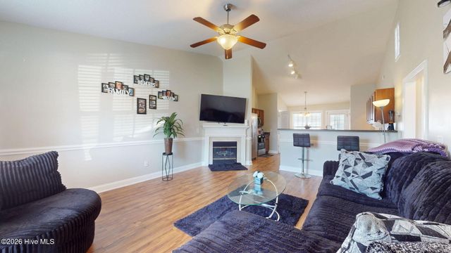 2564 Saddleback Drive B, Winterville, NC 28590