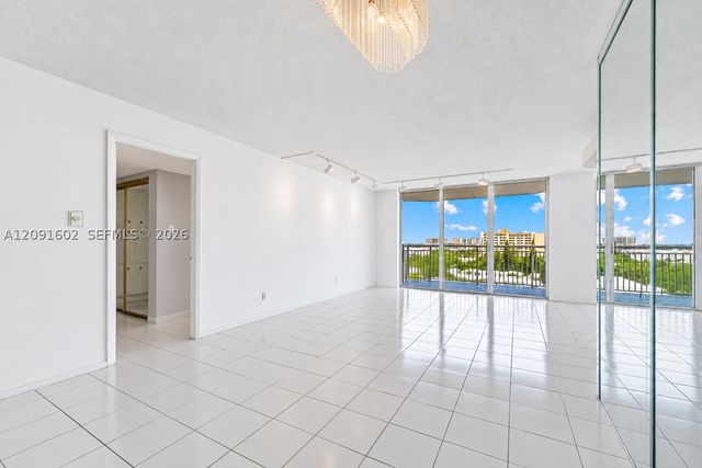 18021 Biscayne Blvd 1102, Aventura, FL 33160