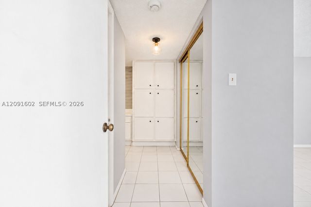 18021 Biscayne Blvd 1102, Aventura, FL 33160