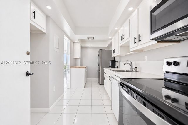 18021 Biscayne Blvd 1102, Aventura, FL 33160