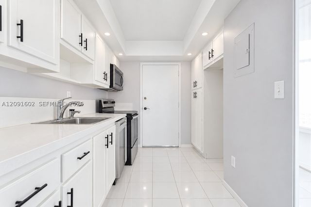 18021 Biscayne Blvd 1102, Aventura, FL 33160