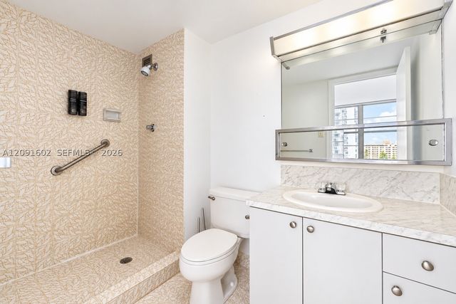 18021 Biscayne Blvd 1102, Aventura, FL 33160