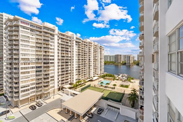 18021 Biscayne Blvd 1102, Aventura, FL 33160