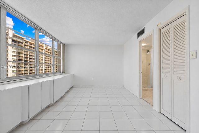 18021 Biscayne Blvd 1102, Aventura, FL 33160