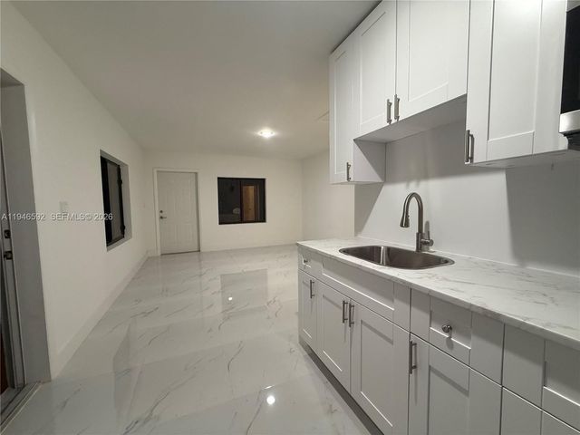 450 Beacom Blvd C, Miami, FL 33135