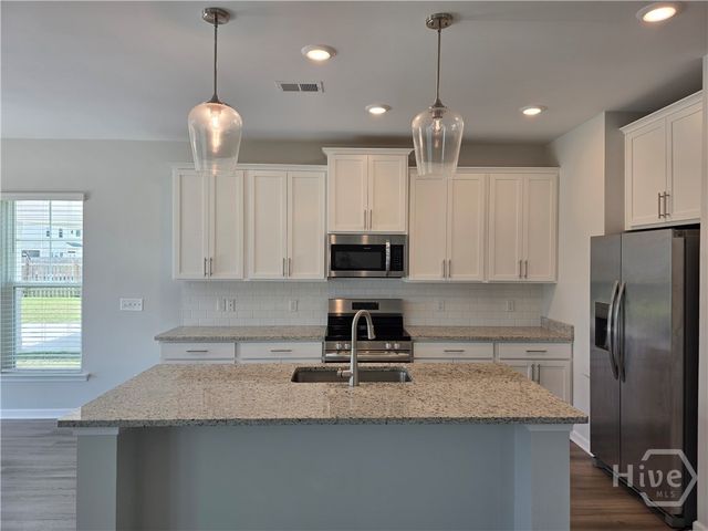 27 Ashmont Street, Savannah, GA 31407