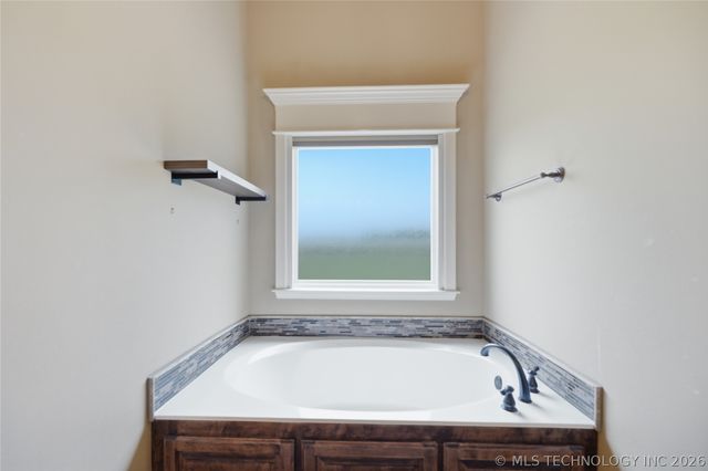 6877 S 304th East Avenue, Broken Arrow, OK 74014